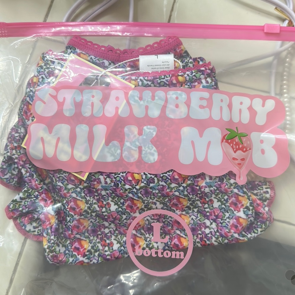Strawberry Milk Mob Saint Tropez BOTTOMS